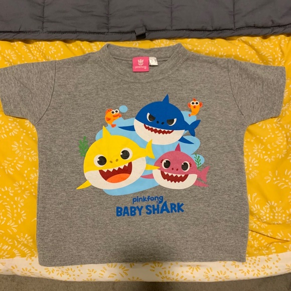Baby Shark tee, unisex, size 2-3, gray - Picture 1 of 4